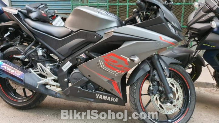YAMAHA R15 VERSION 3